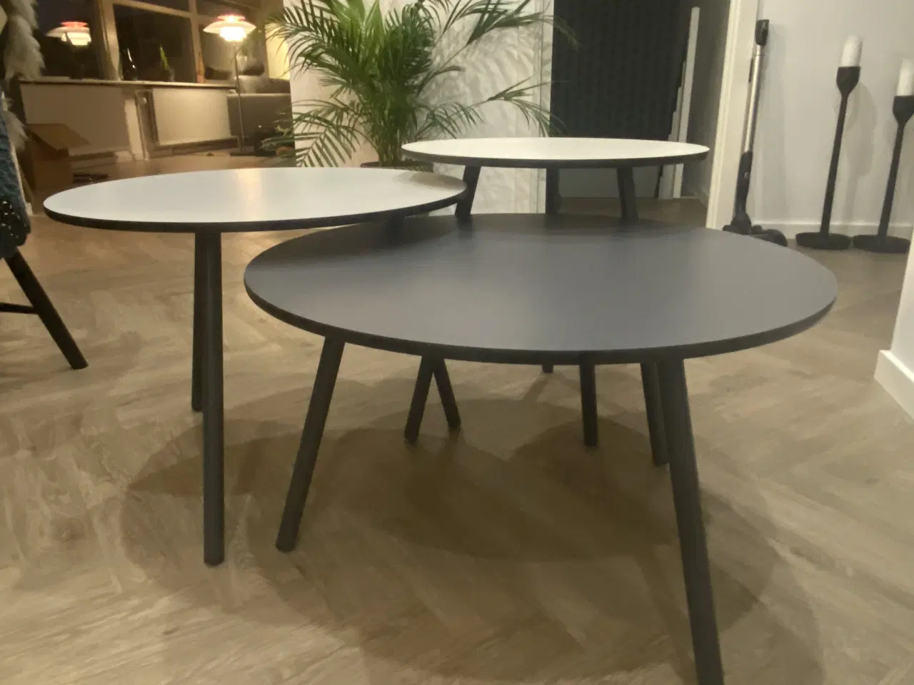 Billede 1 - Flotte moderne indskudsborde.