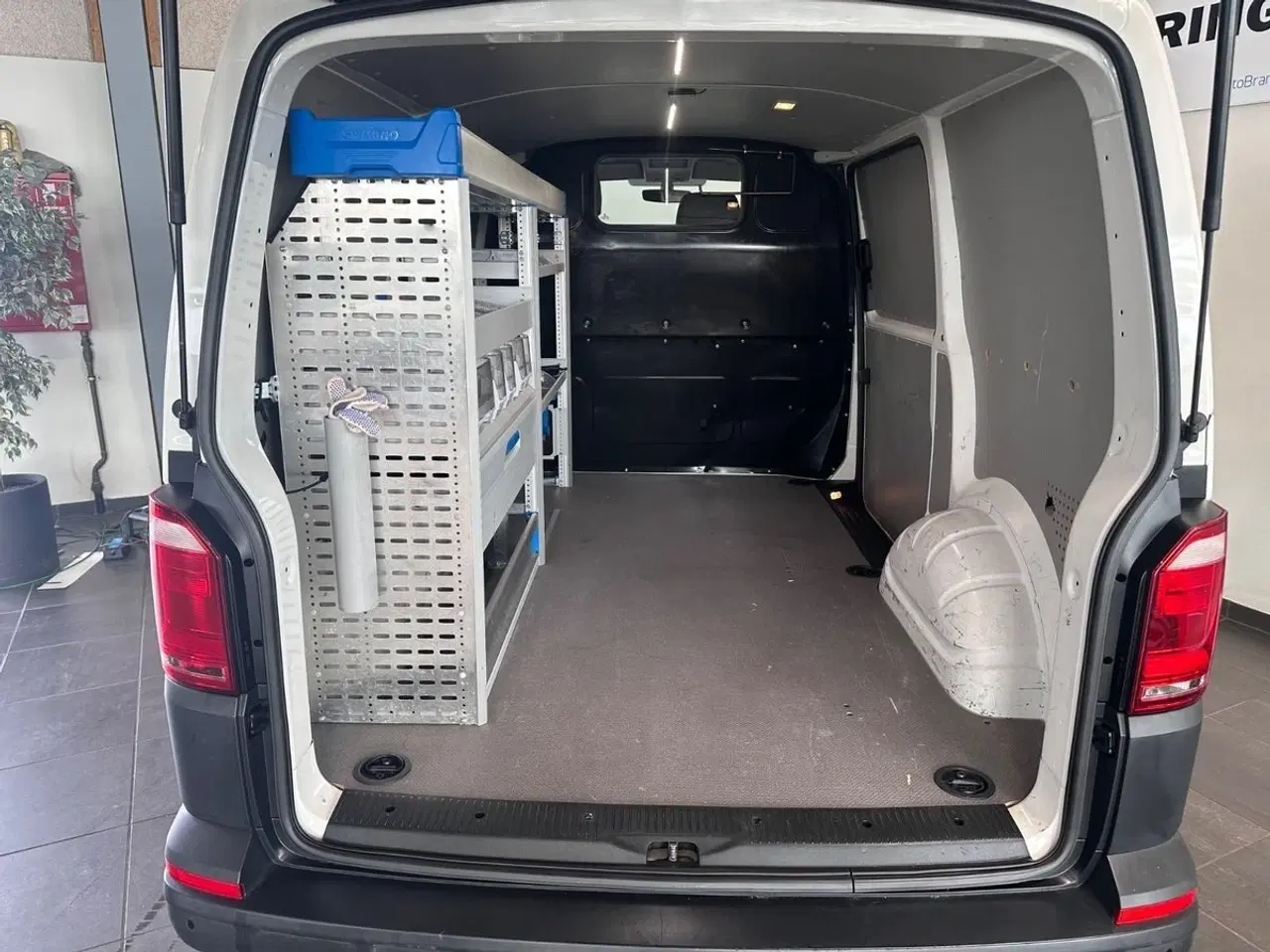 Billede 13 - VW Transporter 2,0 TDi 150 Kassevogn DSG kort