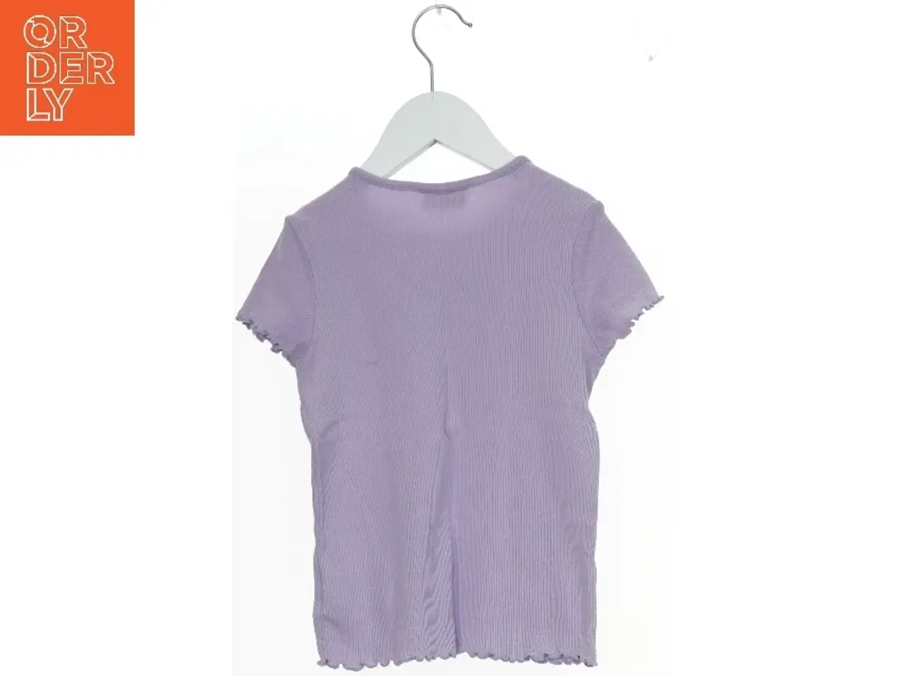 Billede 2 - Lavendel T-shirt fra KappAhl (str. 122)