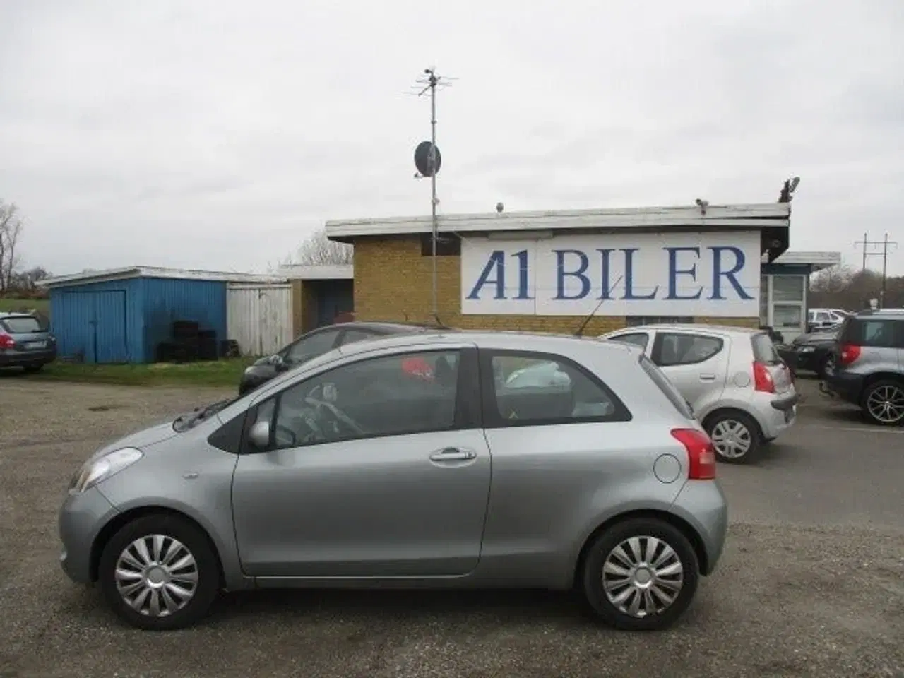 Billede 1 - Toyota Yaris 1,3 Luna