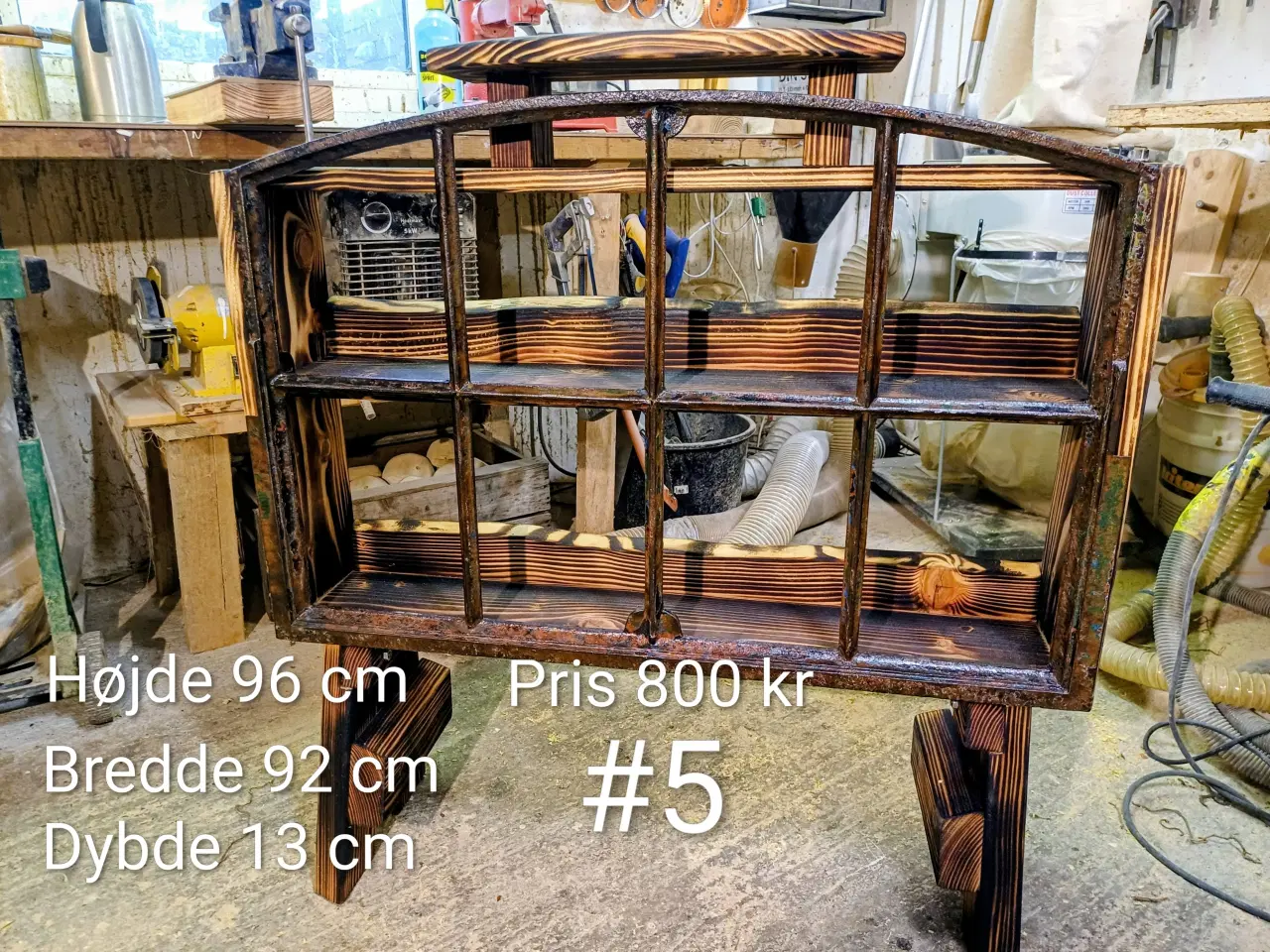 Billede 5 - Staldvinduer som reoler