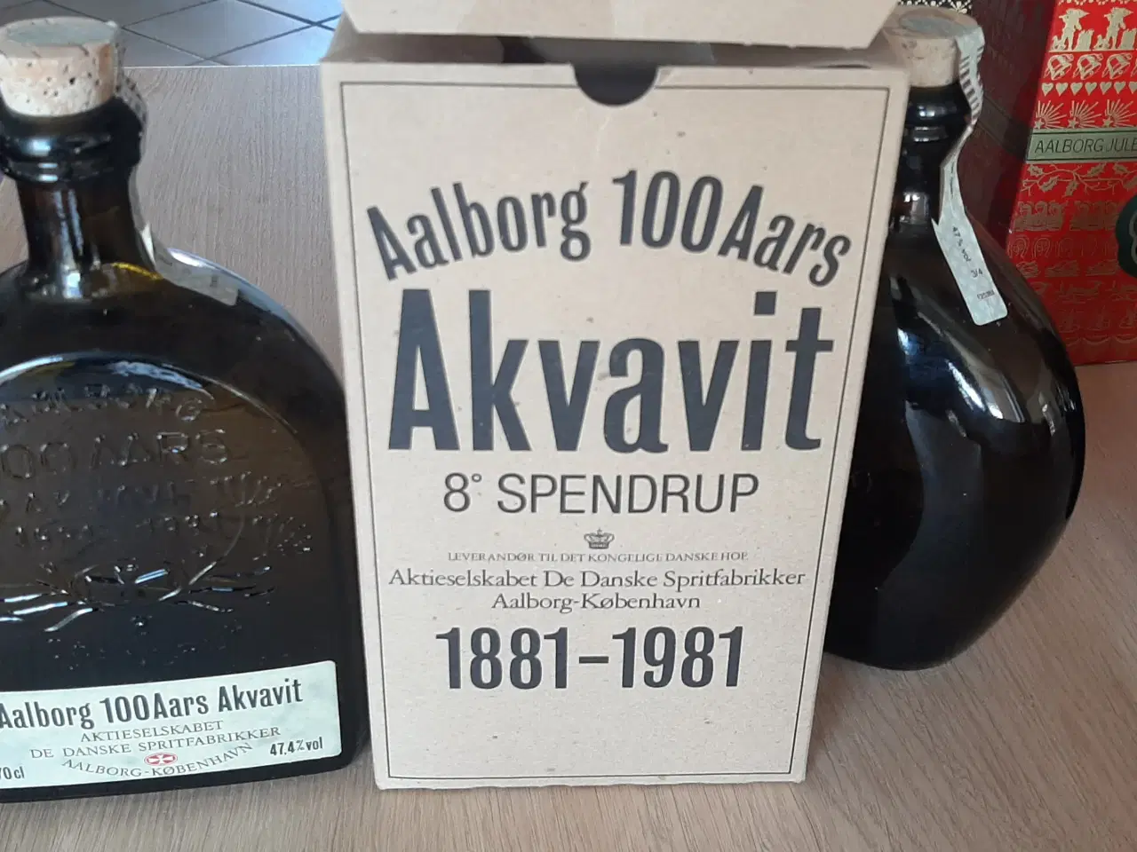 Billede 2 - Aalborg jule akvavit 11 stk. incl 100 år jubil
