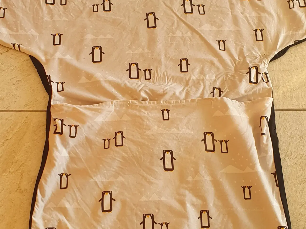 Billede 5 - Voksipose i sort og beige