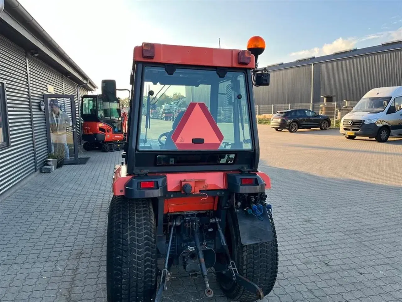 Billede 19 - Kubota stv 40 med frontlift og hydraulisk kost