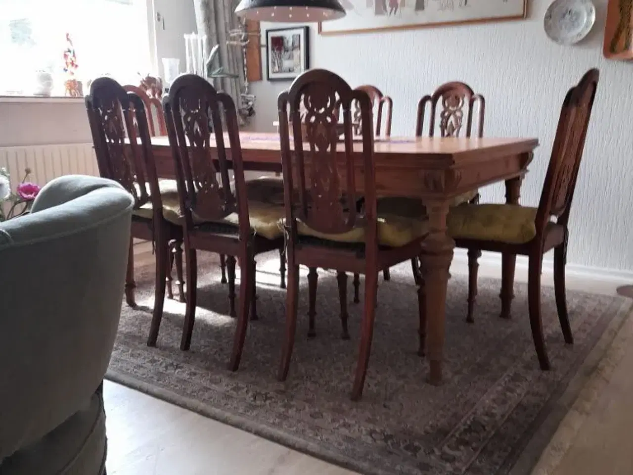 Billede 1 - Sælger spisebord og 12 tilhørende stole