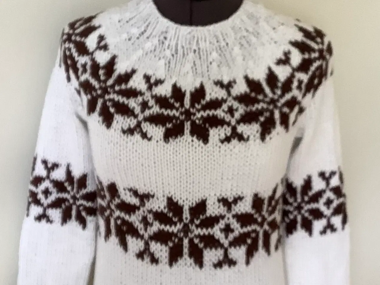 Billede 1 - Sarah Lund sweater - håndstrikket i ren bomuld