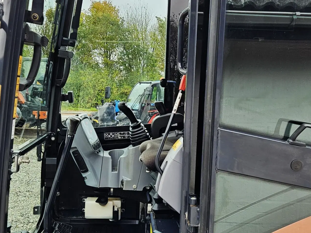 Billede 11 - Kubota kx027-4 / Rotortilt / 2700 timer / skovlsæt