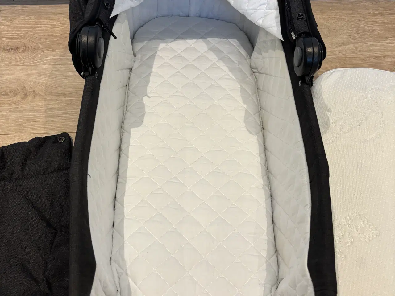 Billede 6 - Emmaljunga lift+ babydan madras