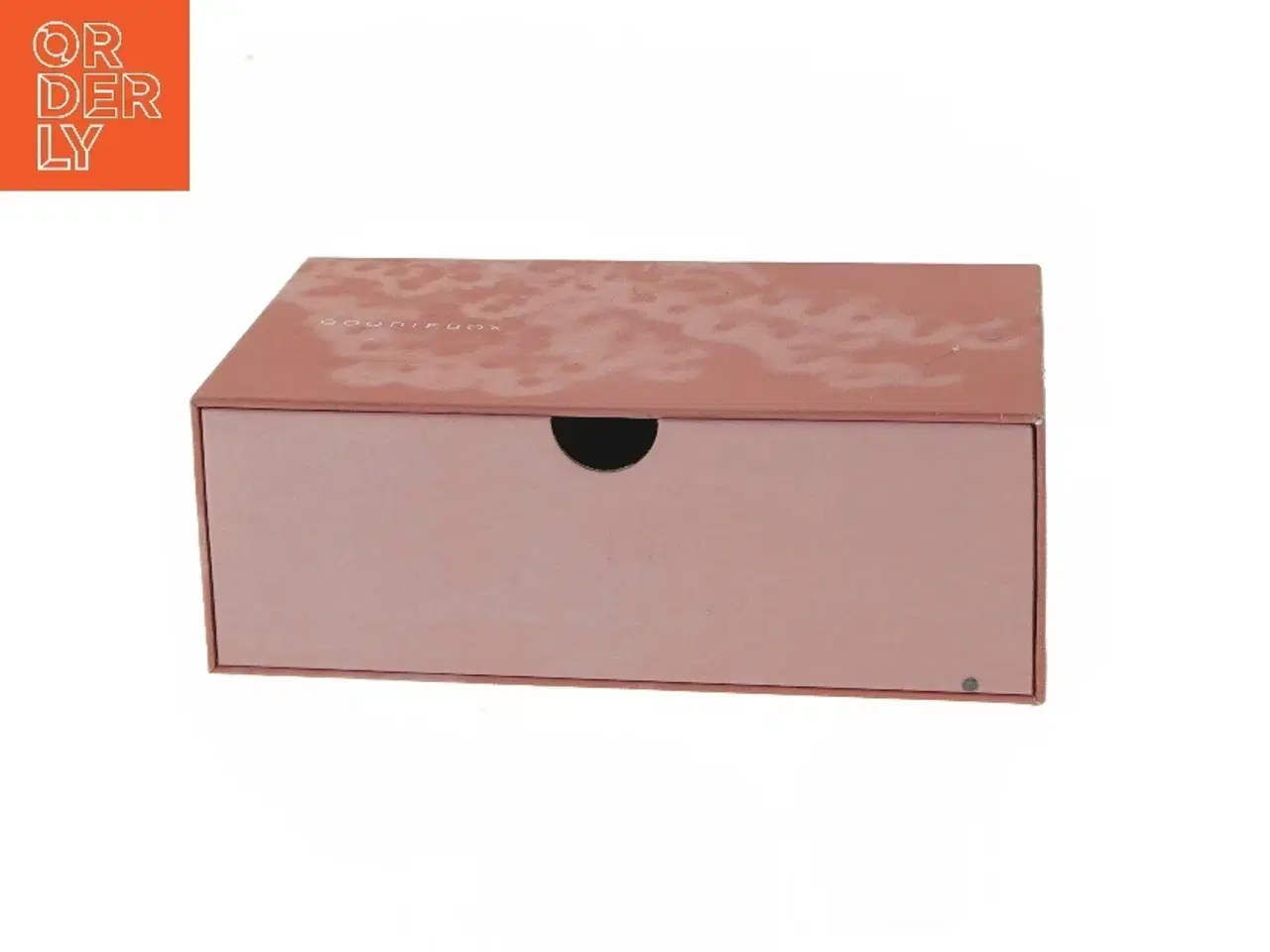 Billede 2 - Goodiebox med skønhedsprodukter (str. 24x14,5 cm)