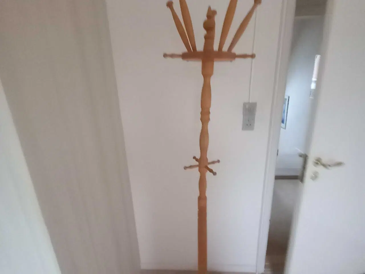 Billede 1 - Flot stumtjener i egetræ