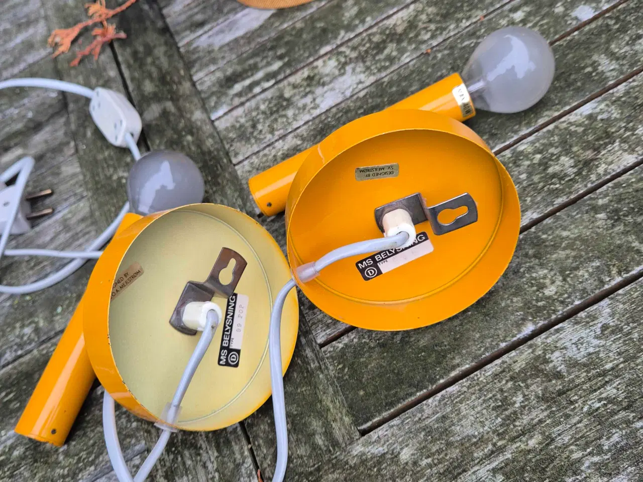 Billede 16 - Fine gule væglamper i dansk design