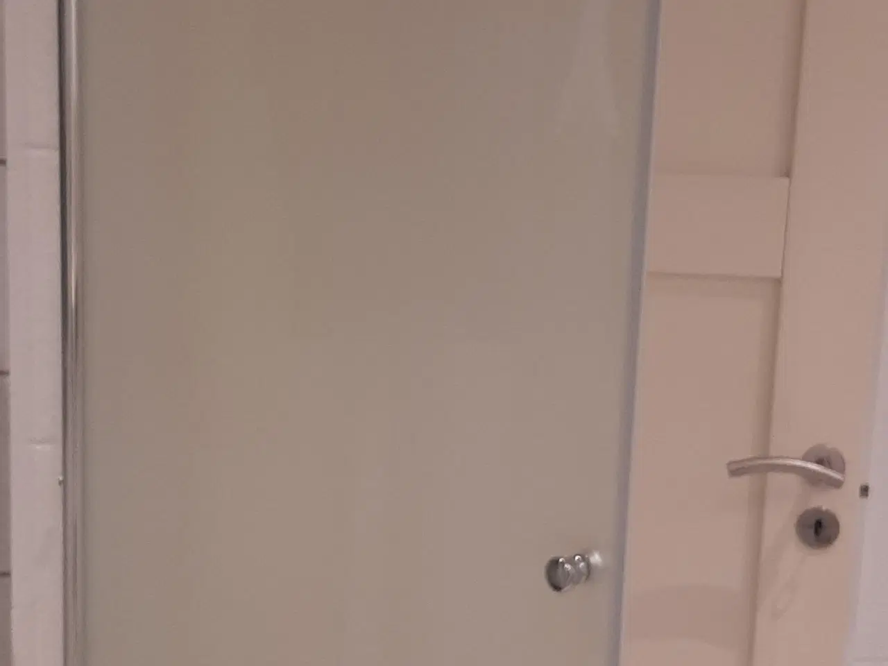 Billede 2 - Brusehjørne i frosted glas 195x70 cm til salg