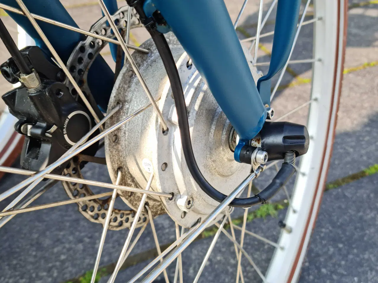 Billede 9 - To elcykler med ekstrabatterier og cykeltasker