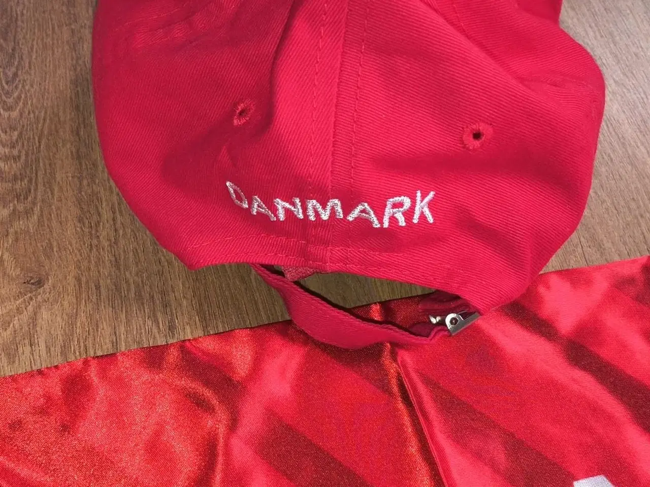 Billede 4 - NYT DBU SÆT, CAP OG HALSTØRKLÆDE