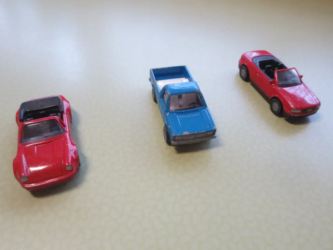 Billede 1 - 3 stk Modelbiler Audi Cabriolet VW Pick-up Porsche