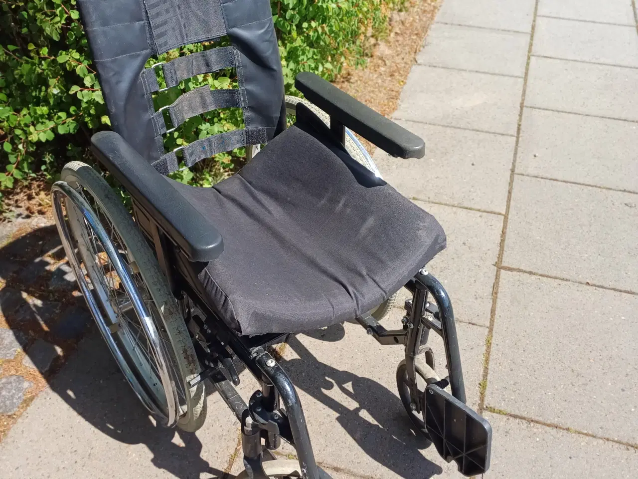 Billede 1 - kørestol som biled