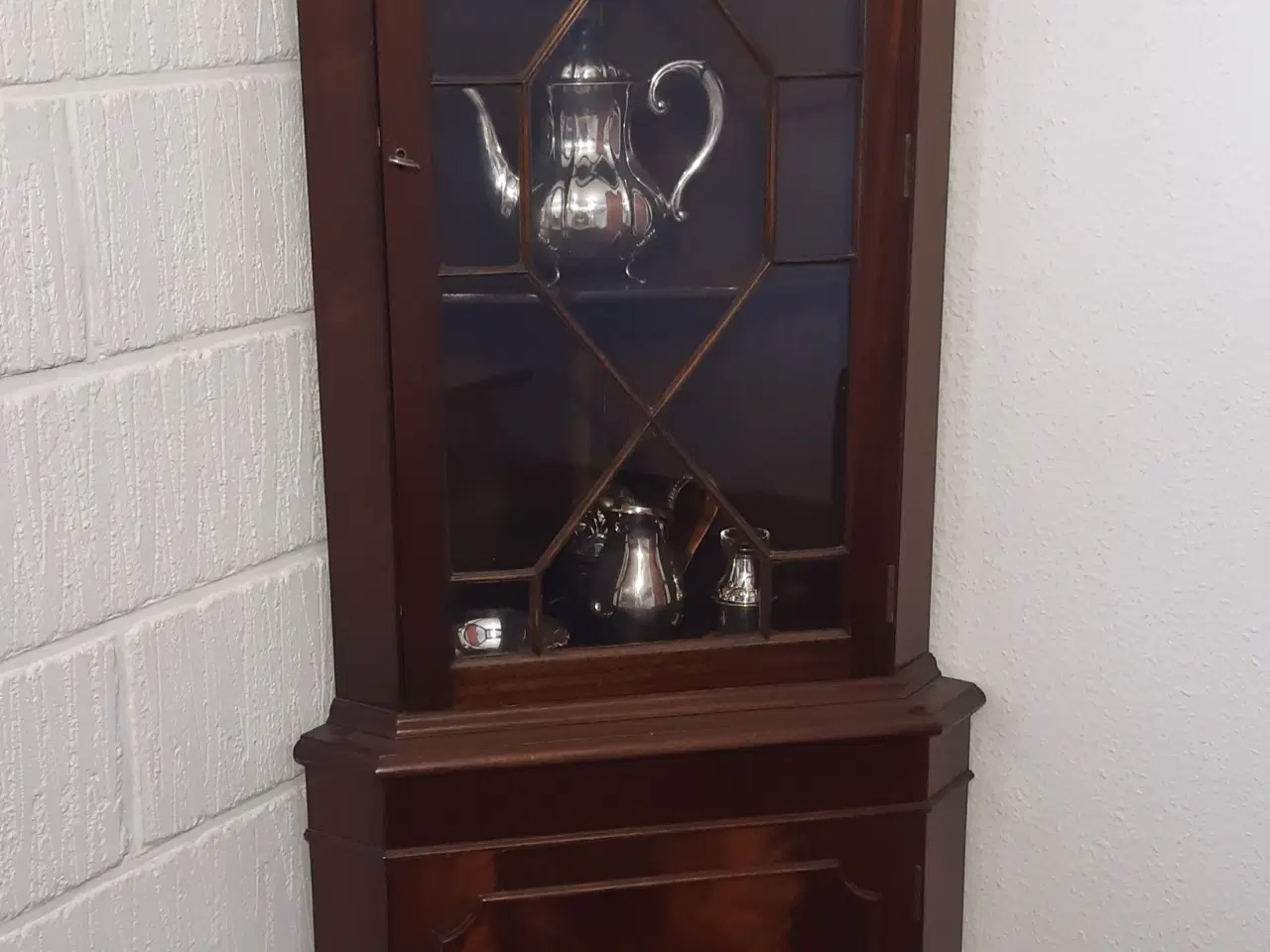 Billede 2 - hjørneskab