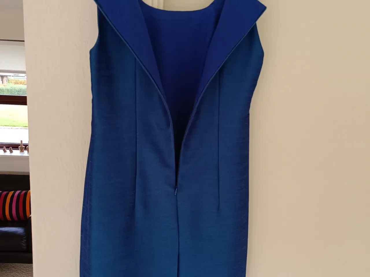 Billede 2 - Meget flot blå thaisilkekjole str. M