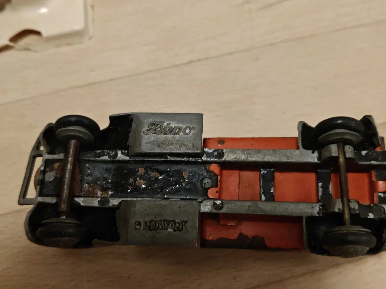 Billede 2 - Legetøjsbiler og flyver