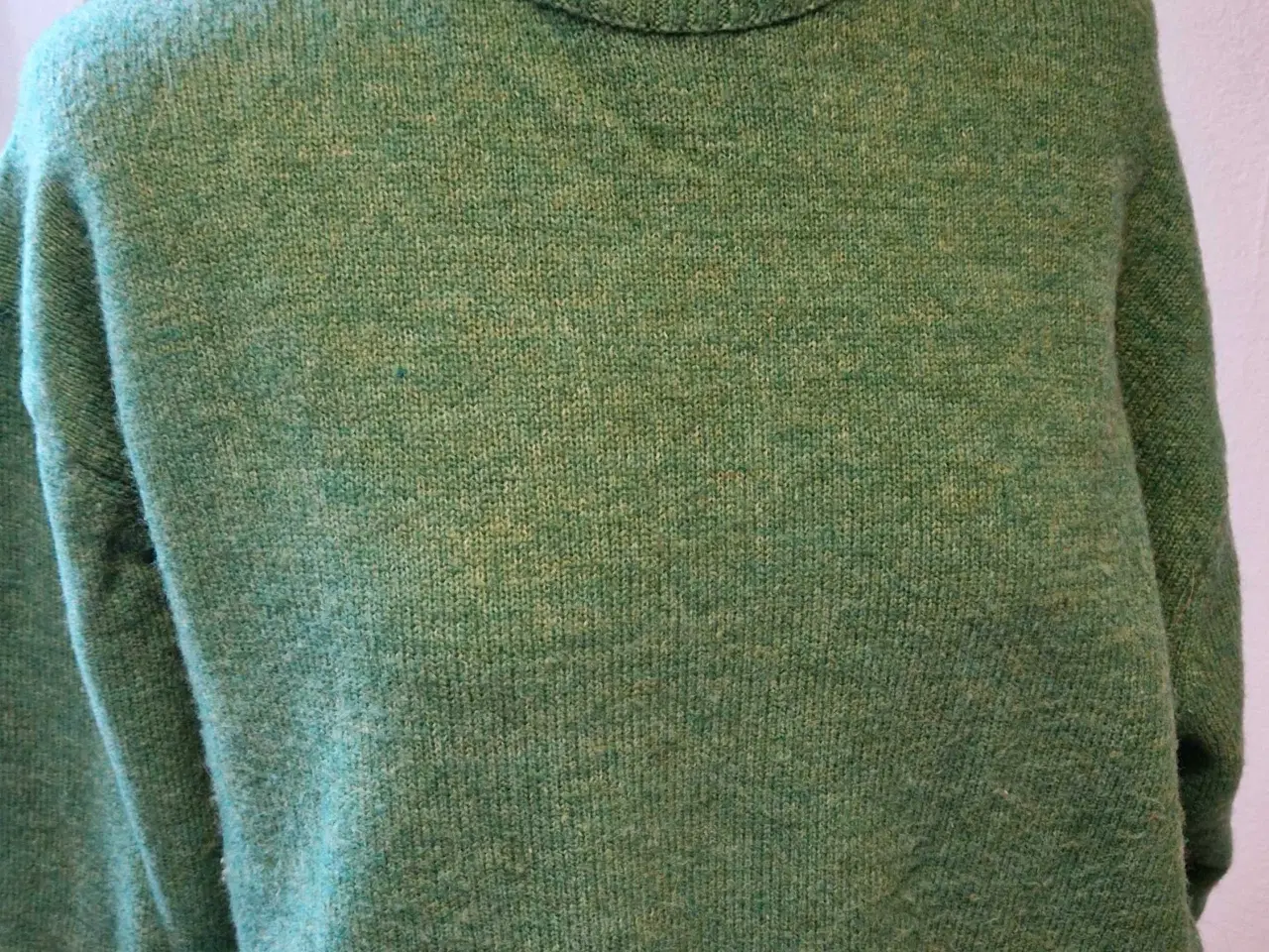 Billede 2 - Lækre strik trøjer