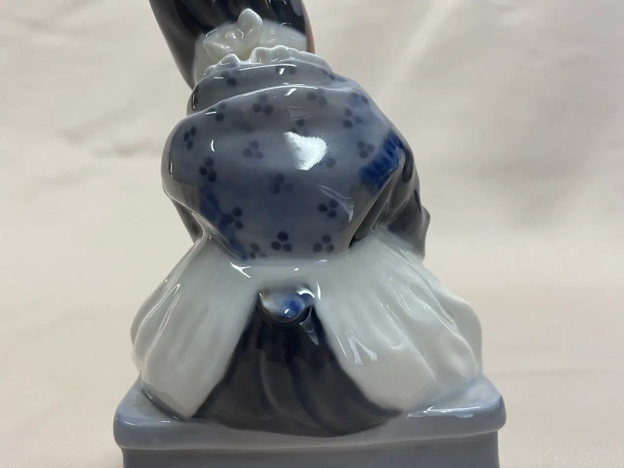 Billede 2 - Amagerpige. Porcelænsfigur