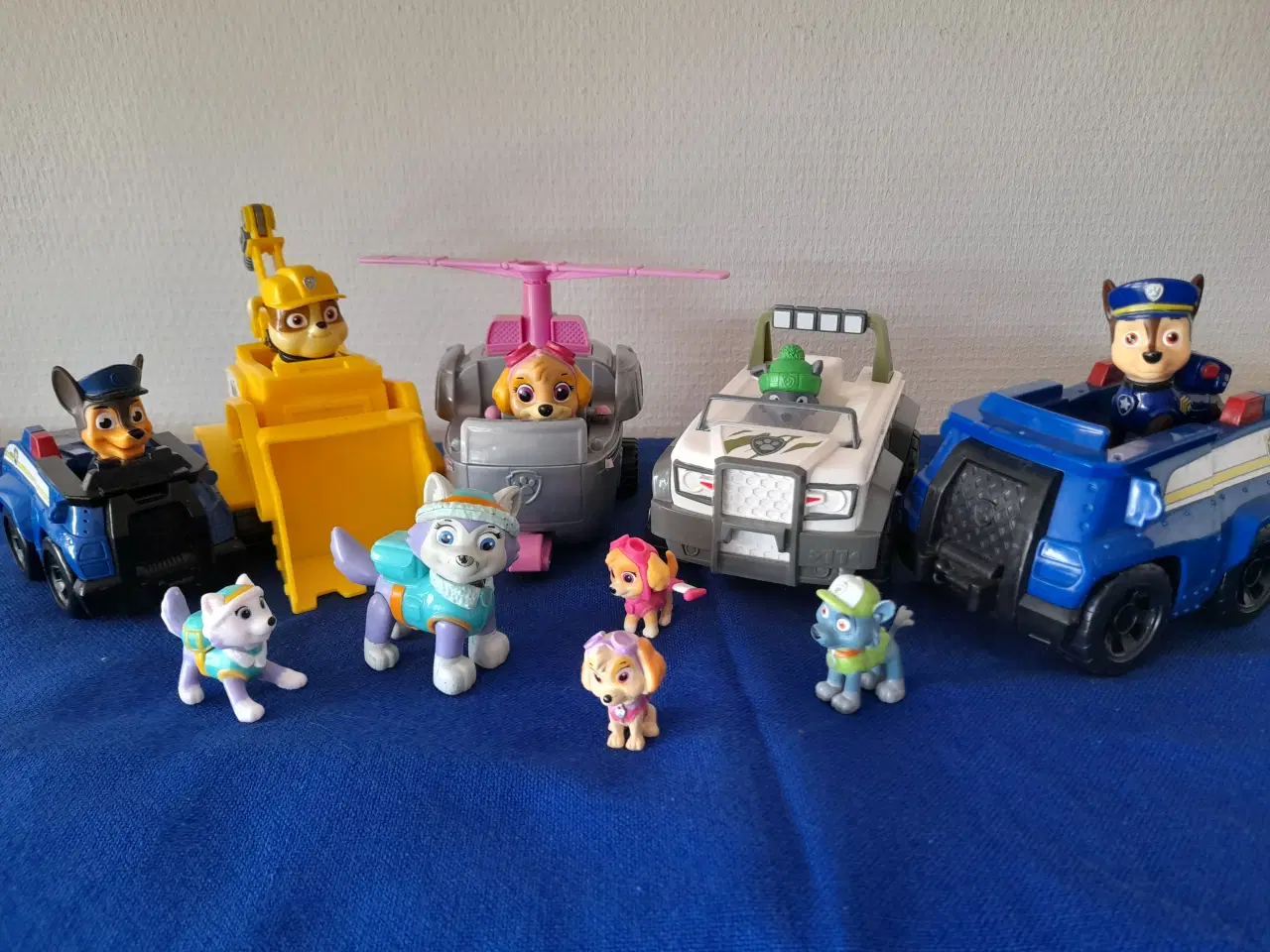 Billede 1 - Paw Patrol køretøjer & figurer.