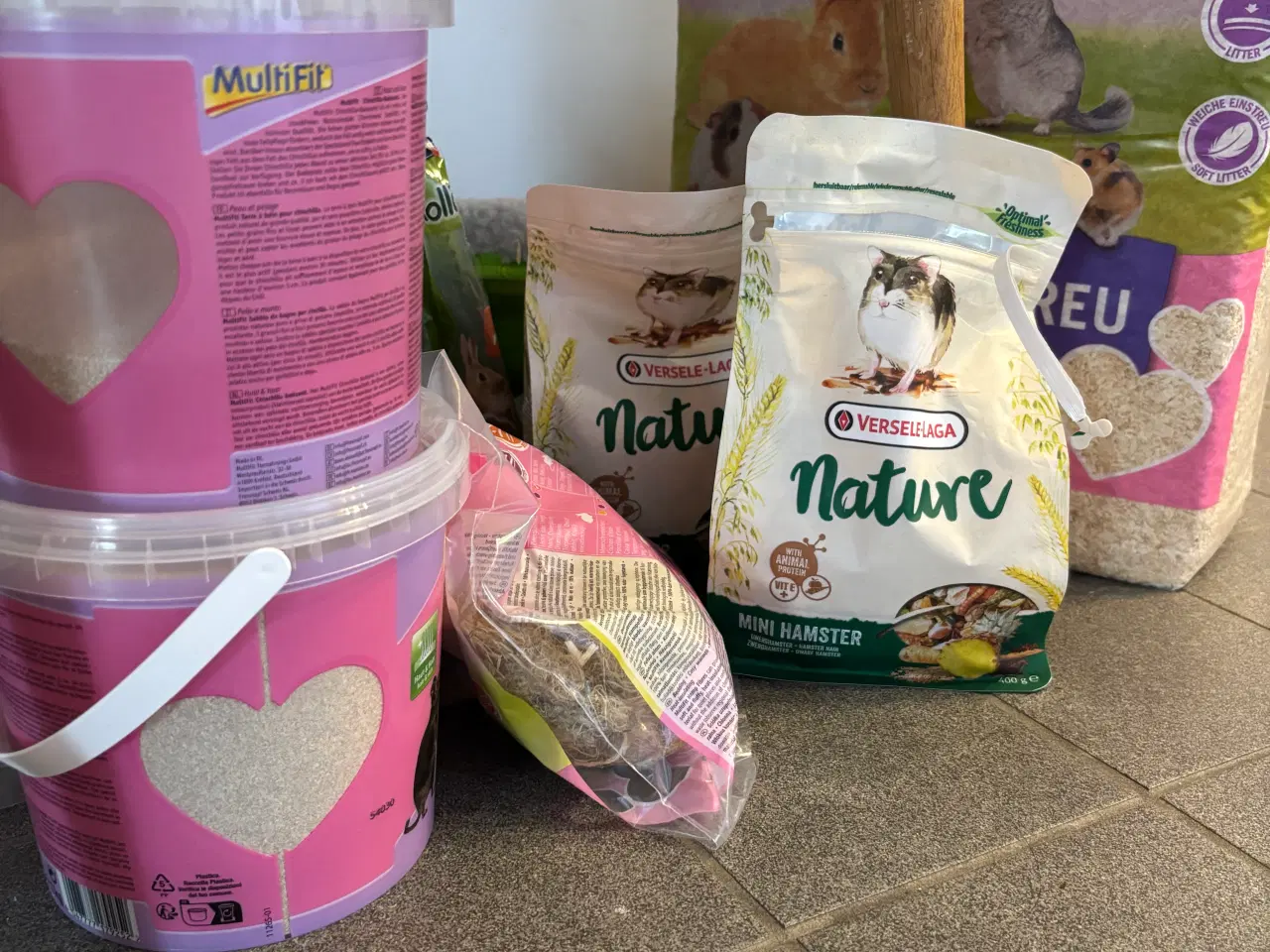 Billede 4 - To Dværghamster til salg+ alt tilbehør og bur