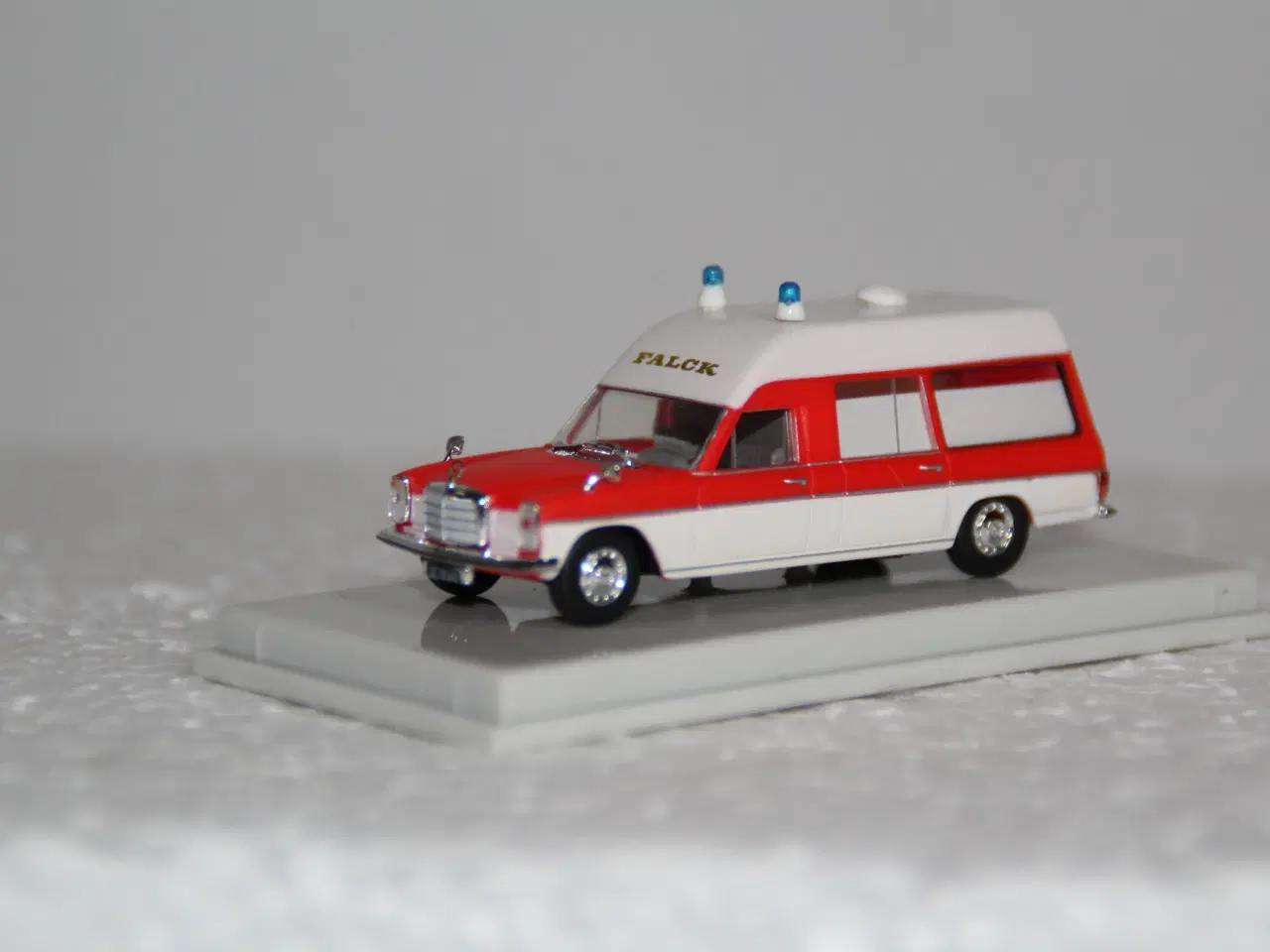 Billede 2 - Brekina  1:87  MERCEDES