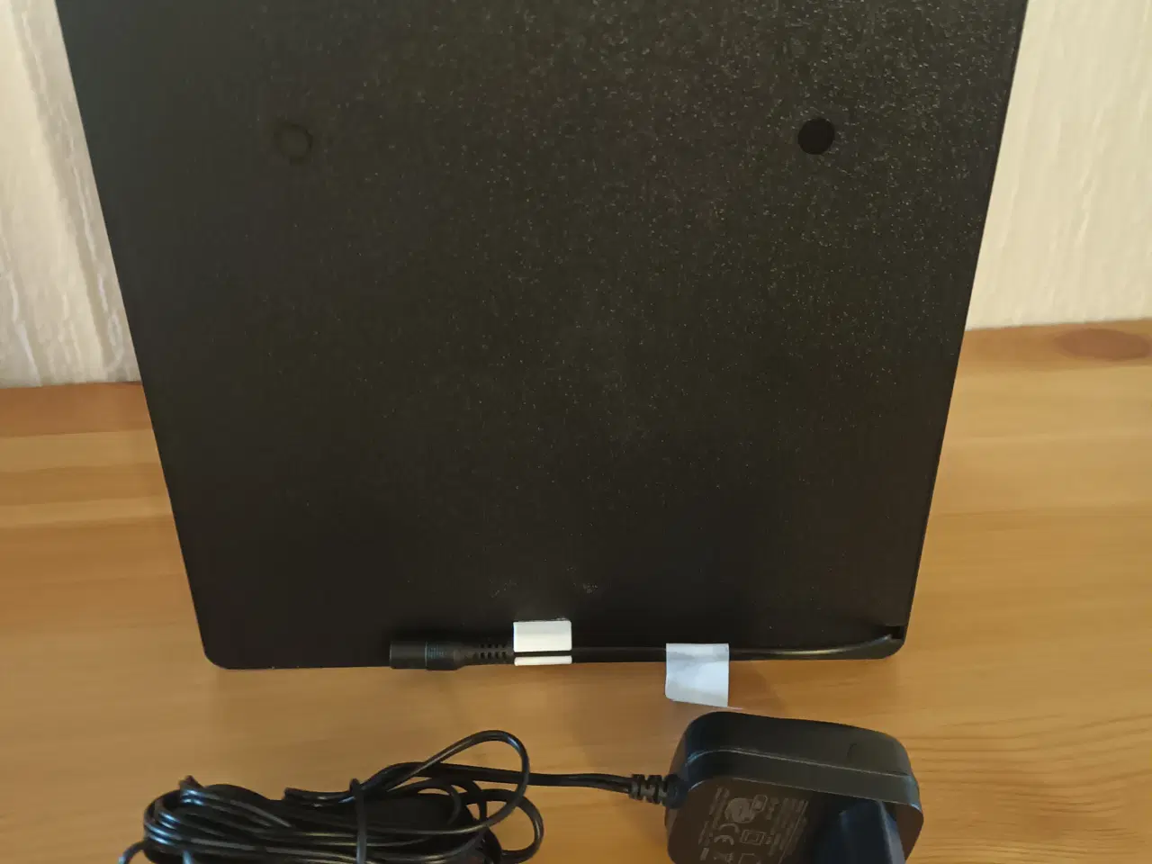 Billede 2 - Sjov LED Lampe med Logo Rød / Sort / Hvid / Gul