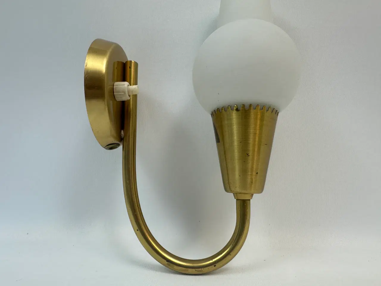 Billede 4 - Vintage lampe i messing /opalglas (LYFA)