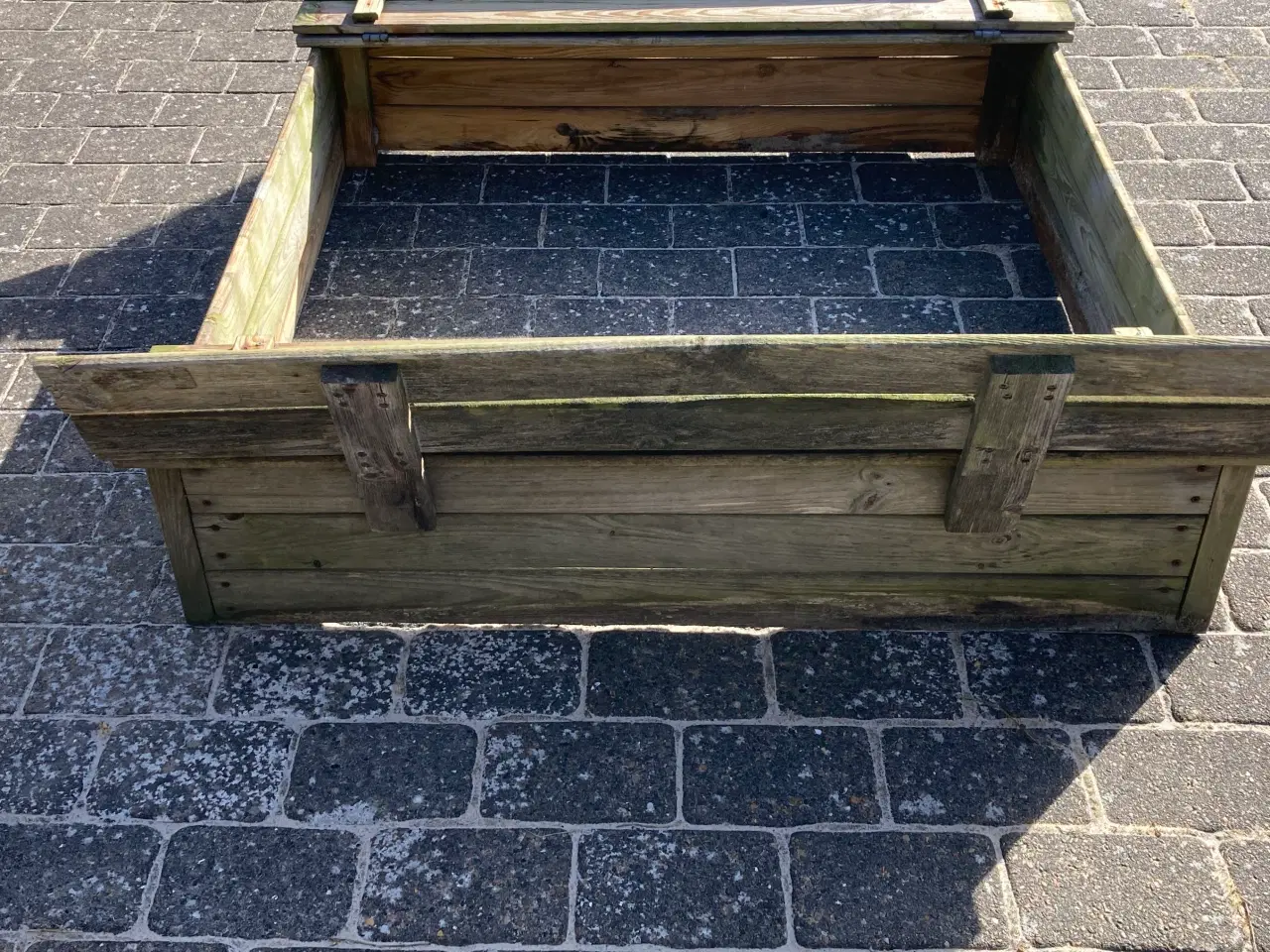 Billede 4 - Sandkasse i trykimprægneret træ