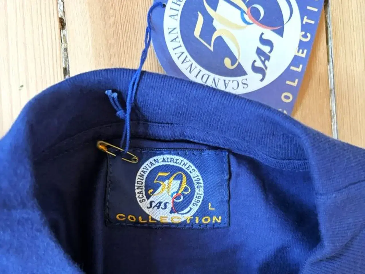 Billede 2 - Helt ny t-shirt fra SAS 50 Collection - Samleobjek