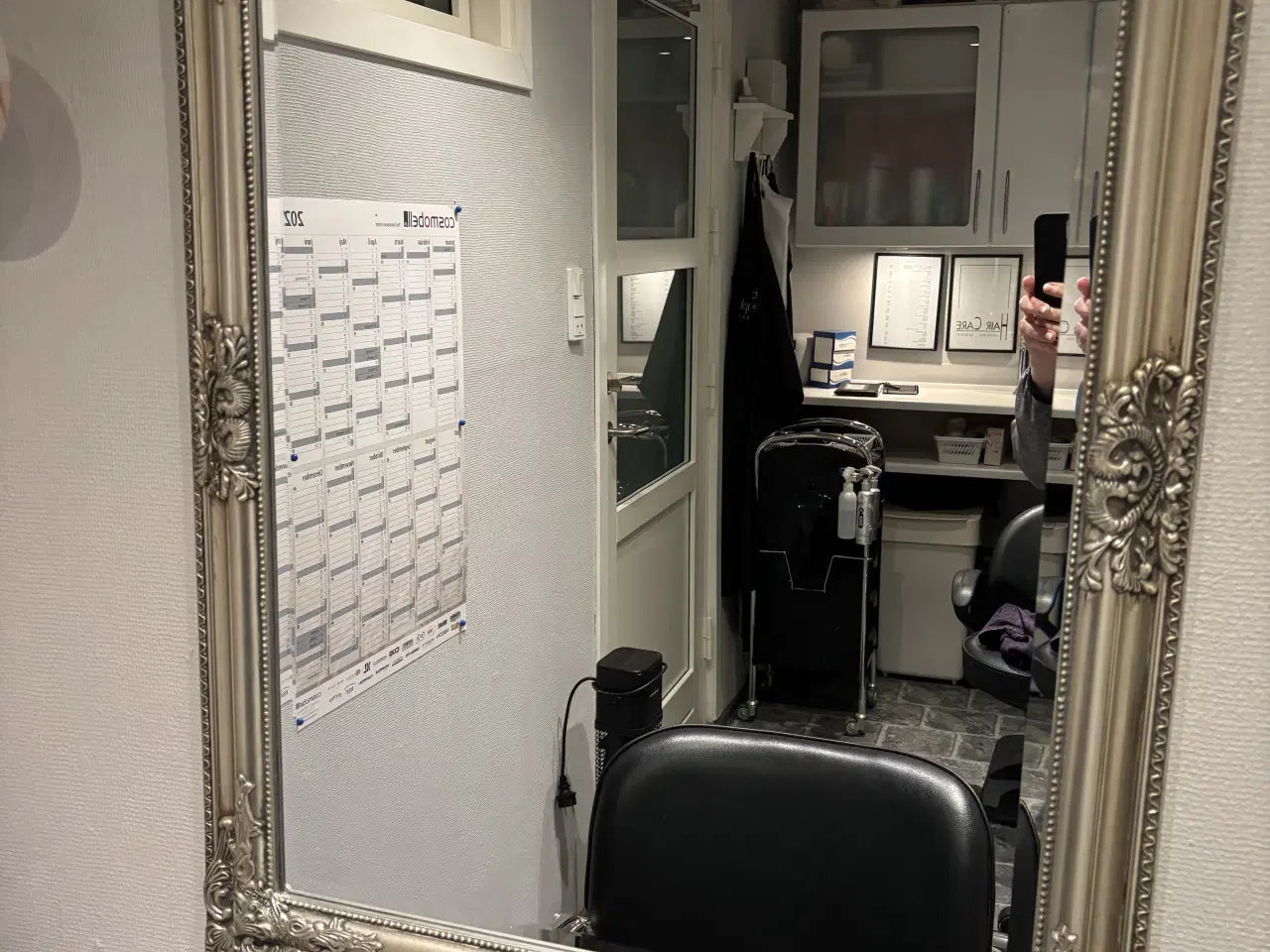 Billede 1 - Spejl i sølv farve 