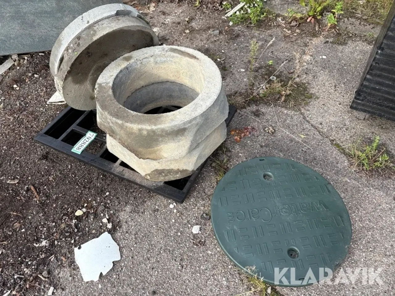 Billede 2 - Brøndringe og brønddæksler