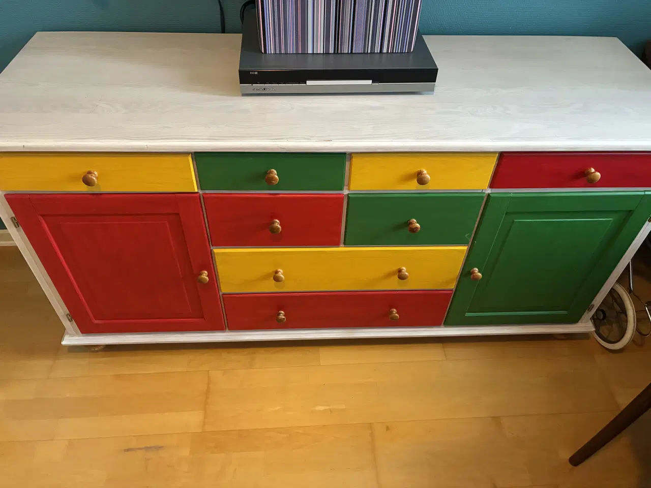 Billede 2 - Skænk i fyrretræ 