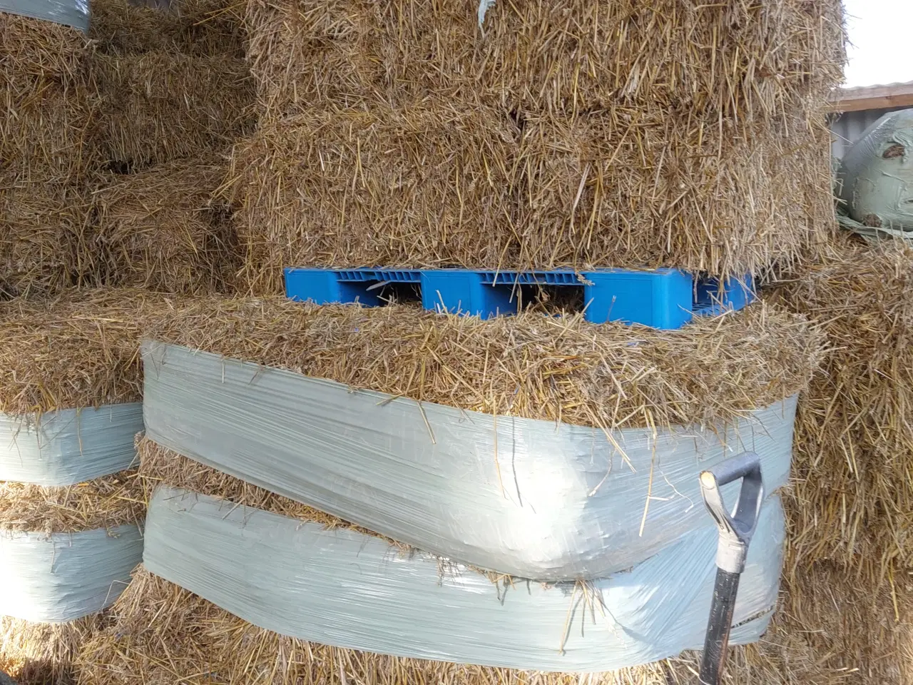 Billede 3 - Halm i småballer