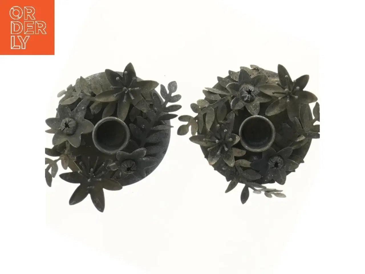 Billede 2 - Dekorative fyrfadsstager i blomstermetaldesign fra Søstrene Grene (str. Ø 9 cm)