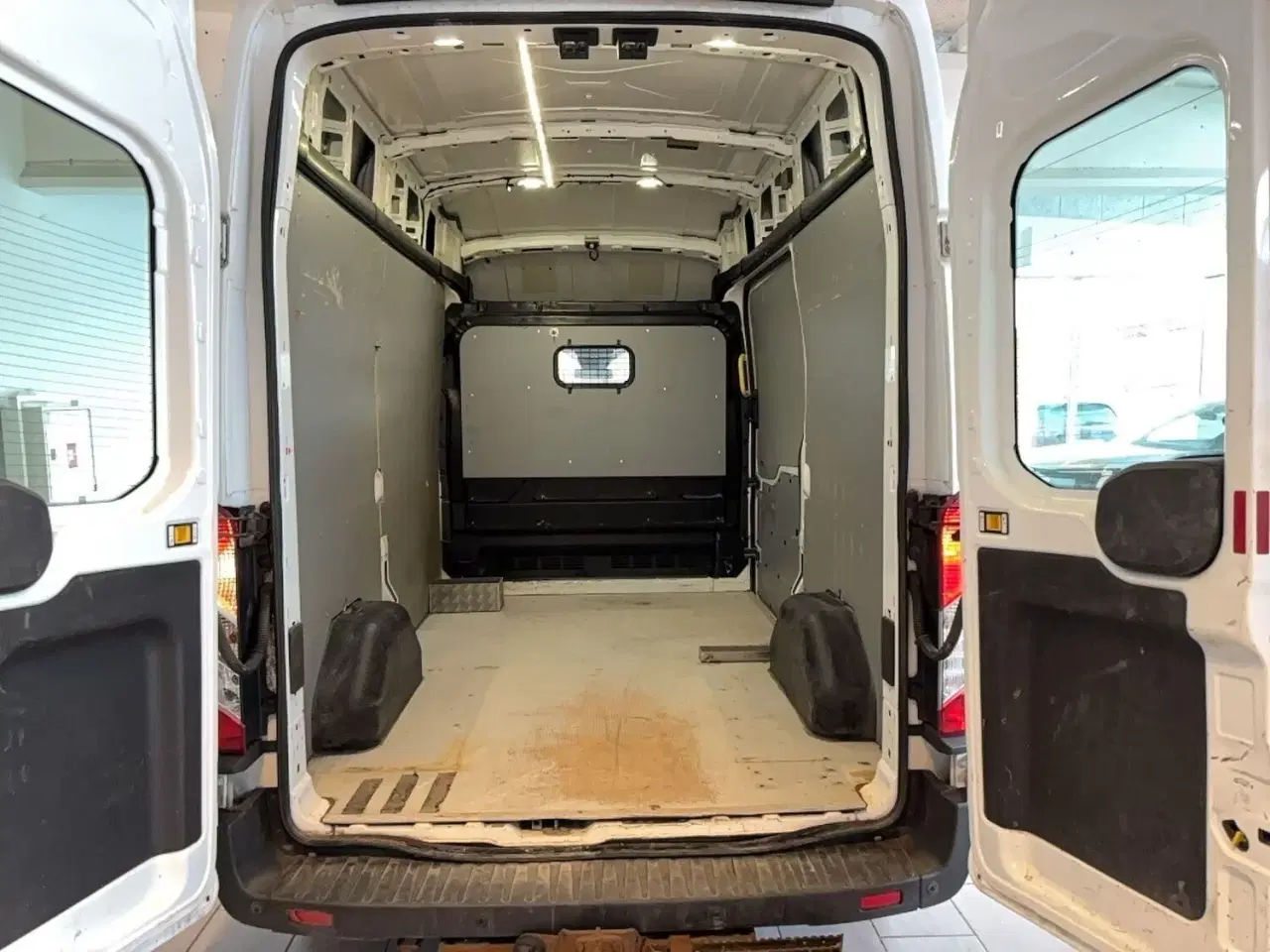 Billede 4 - Ford Transit 350 L2H2 2,2 TDCi Trend FWD 155HK Van 6g