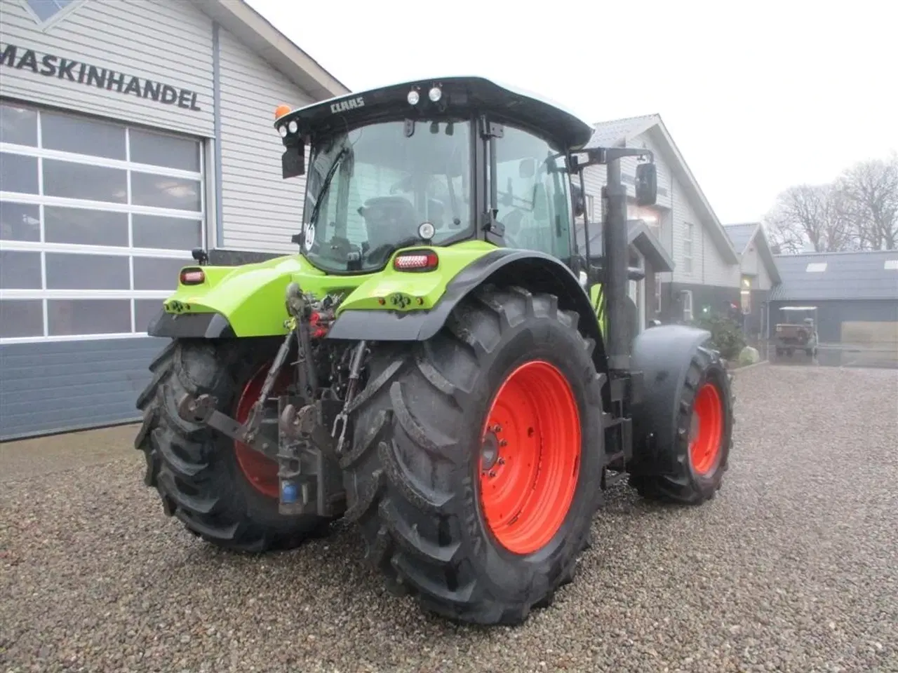 Billede 14 - CLAAS ARION 650 C-matic med frontlift, affjedret foraksel og affjedret kabine.