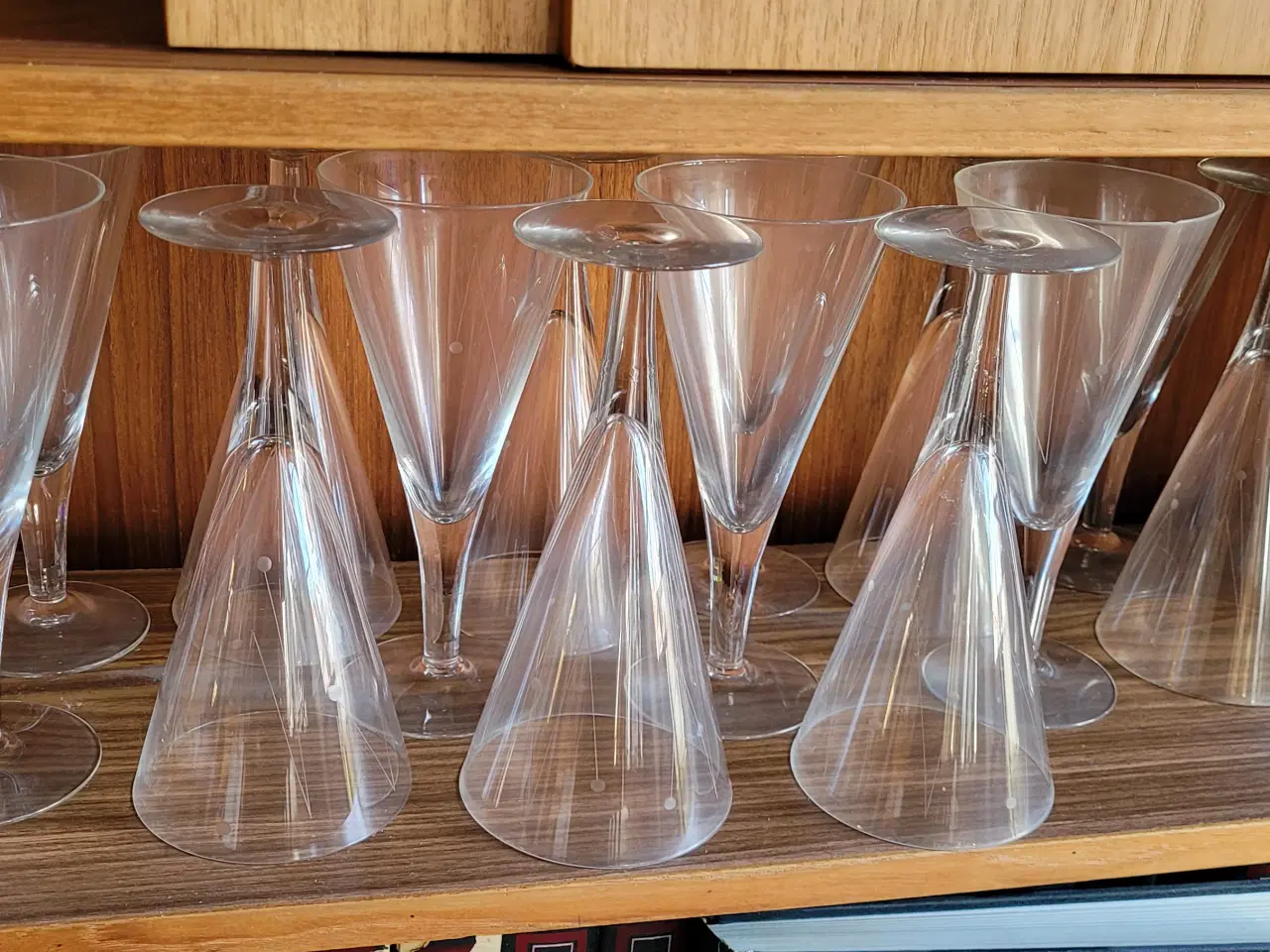 Billede 1 - Sæt med 23 antikke glas