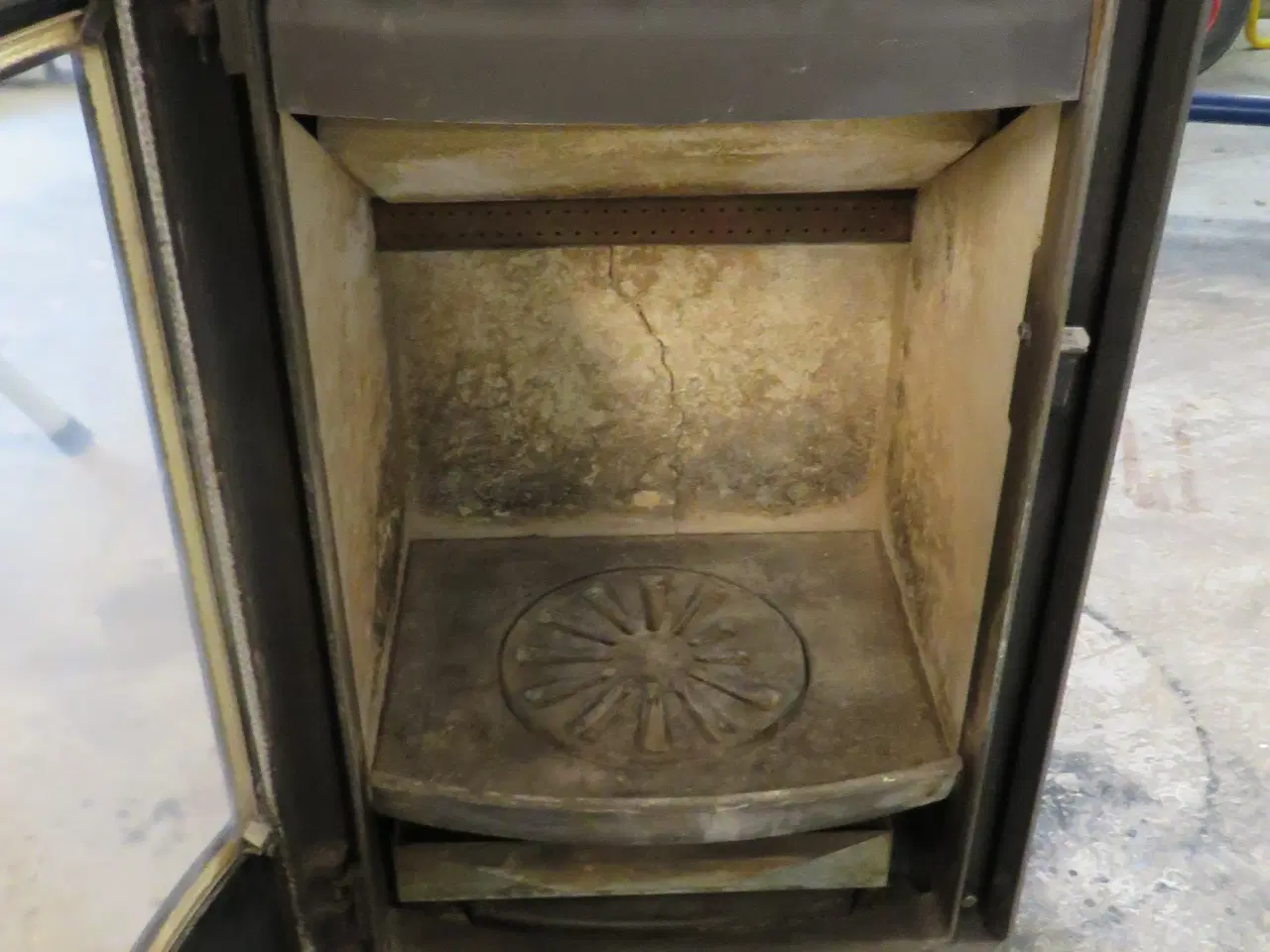 Billede 3 - Morsø brændeovn model 8100.