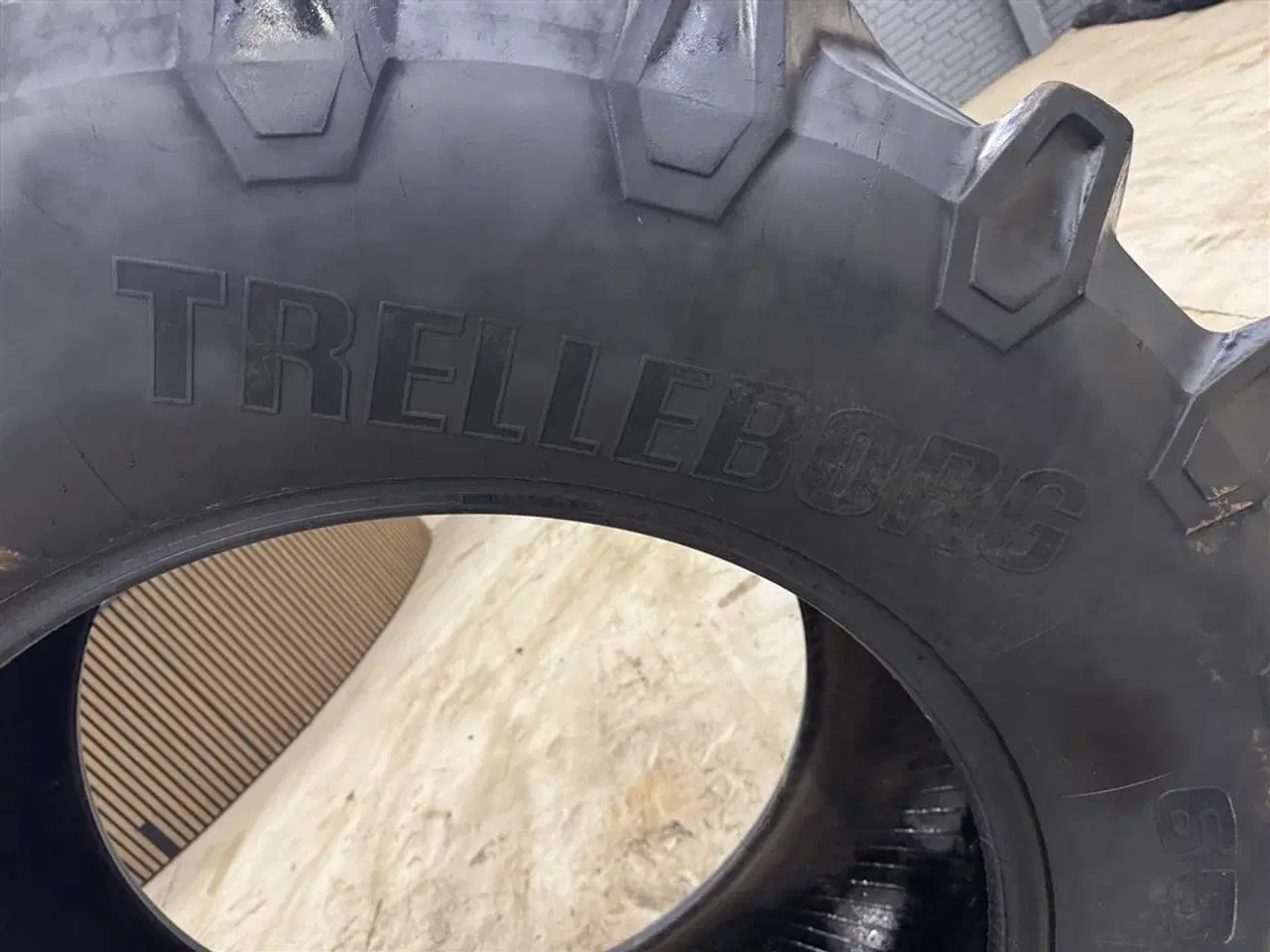 Billede 3 - Trelleborg 650/65R38