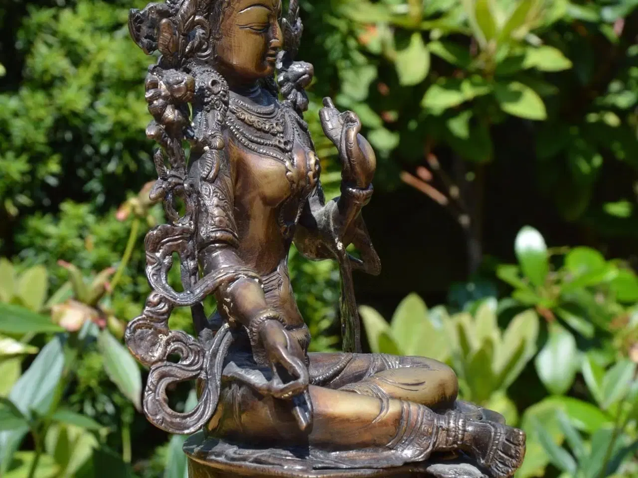 Billede 3 - Stor bronzestatue af Grøn Tara, 37 cm, Nepal