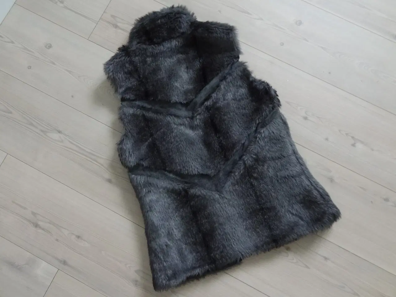 Billede 5 - Vest, Pelsvest, Pels, Vero Moda Str S