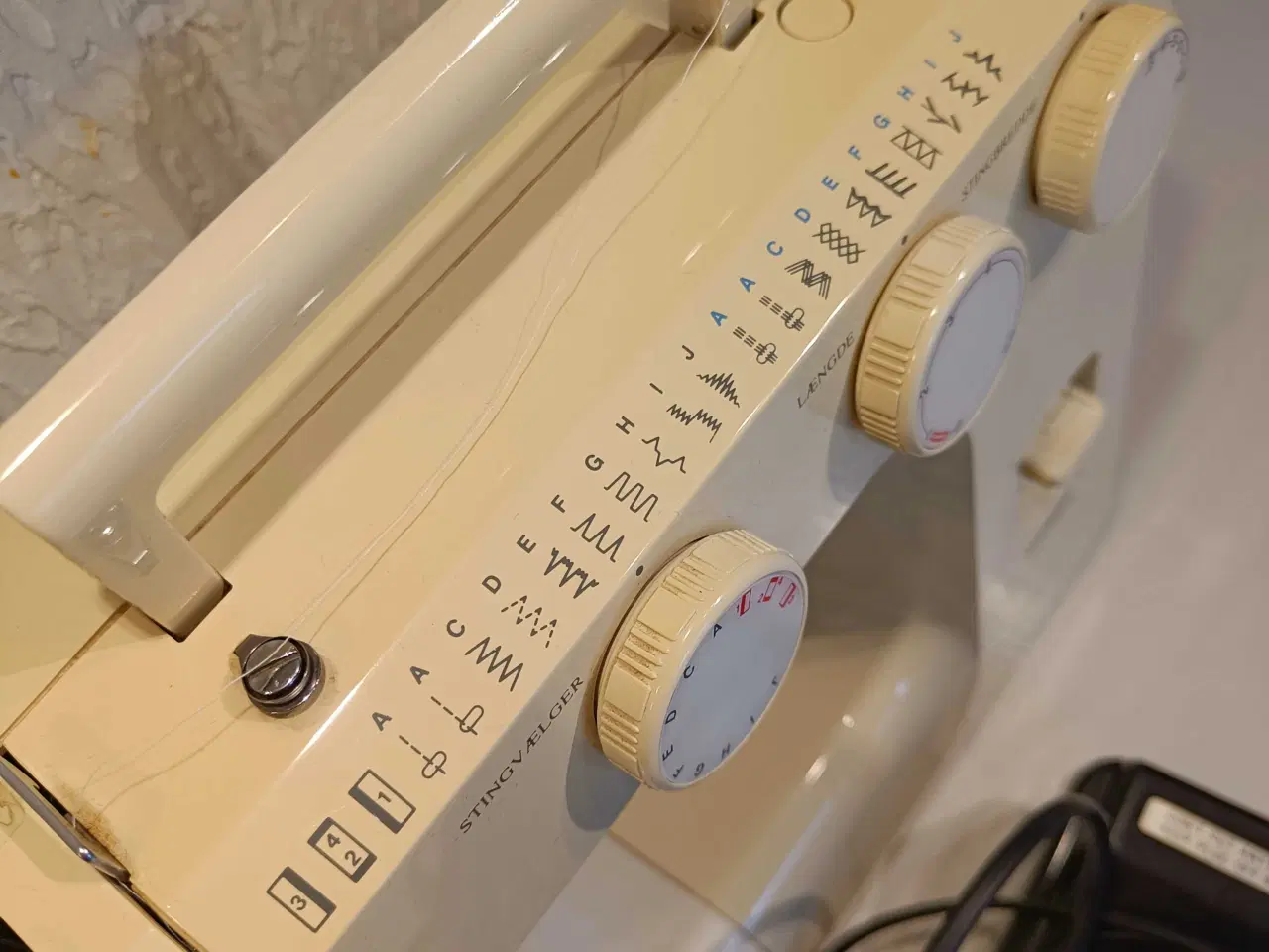 Billede 3 - Major V symaskinen virker fint 