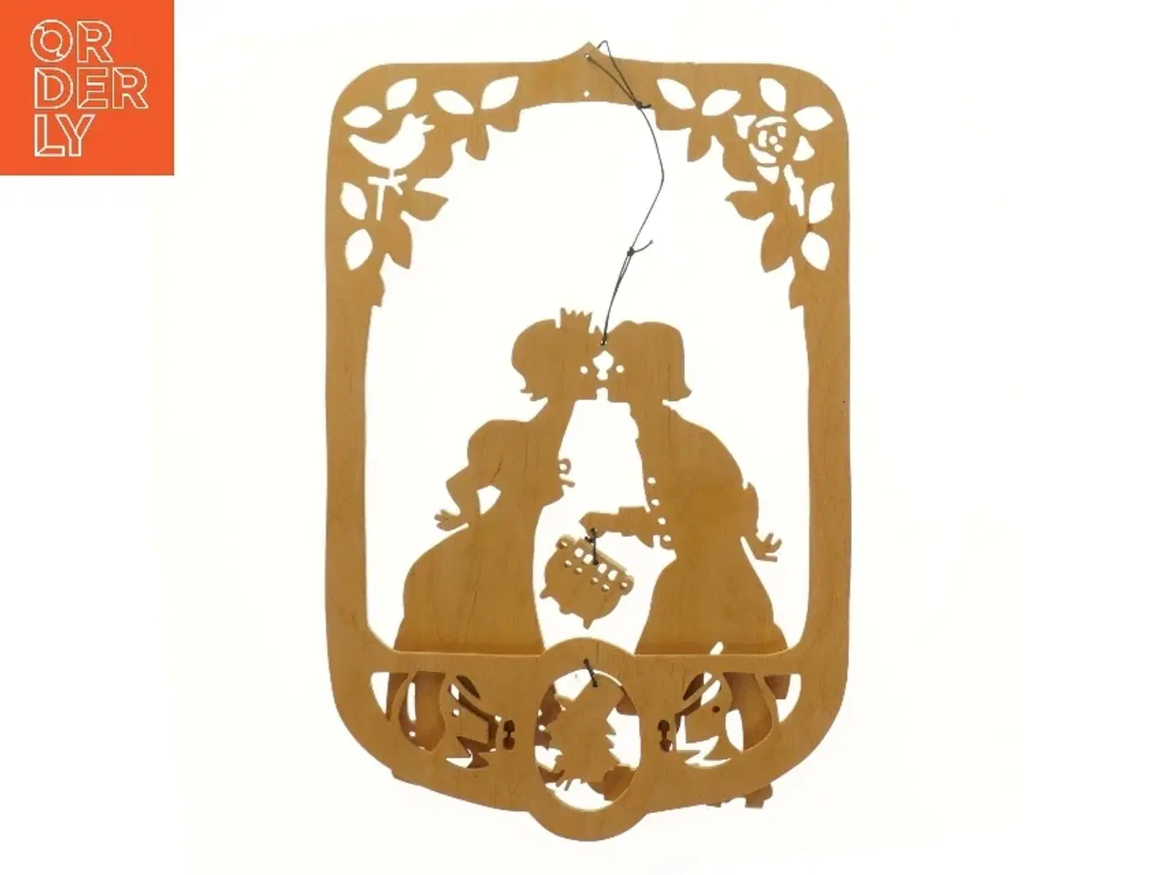 Billede 2 - Træudsmykning med kyssende par (str. 36x23 cm)