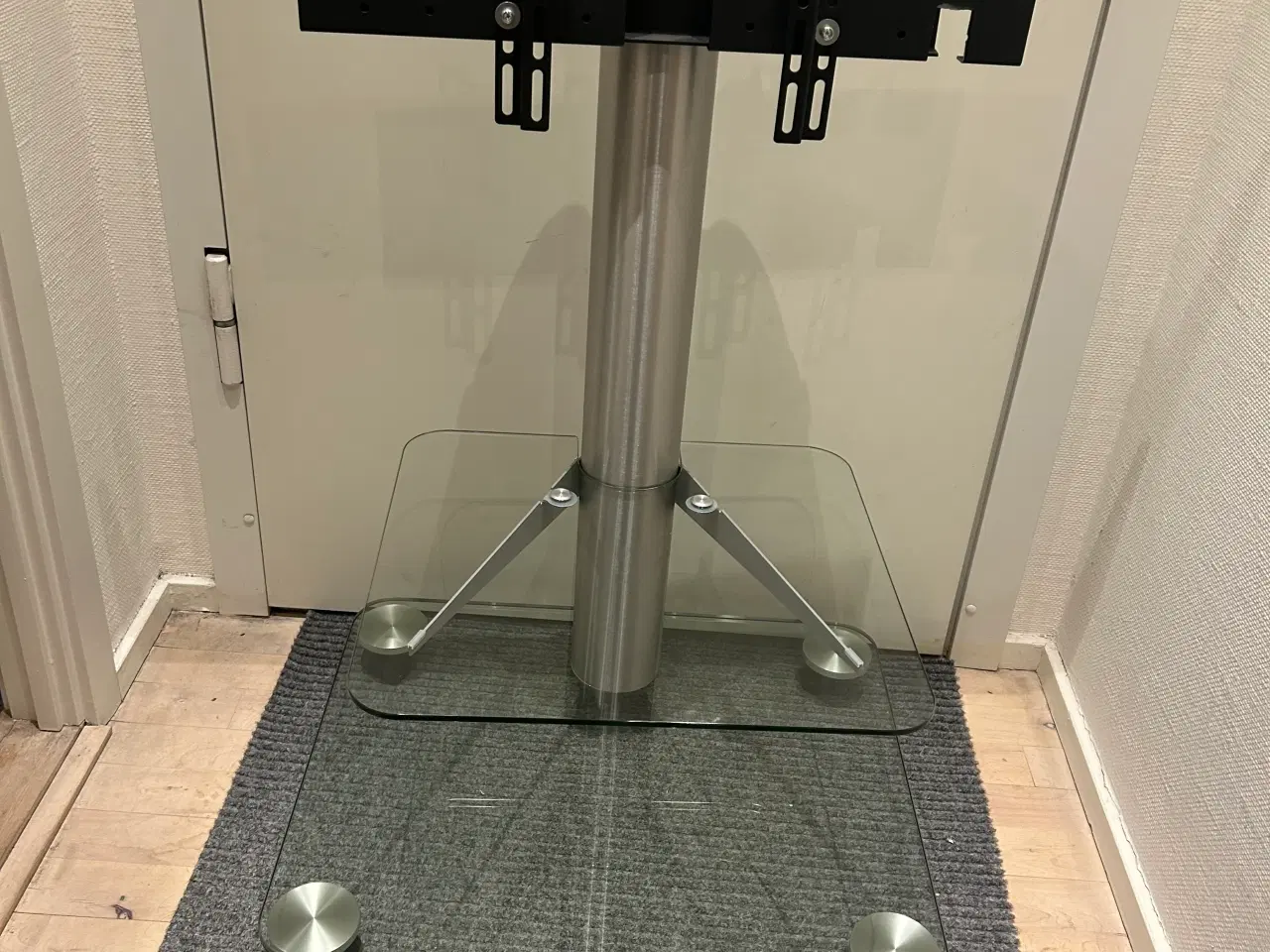 Billede 8 - Spectral TV-stander i glas og stål – elegant og st