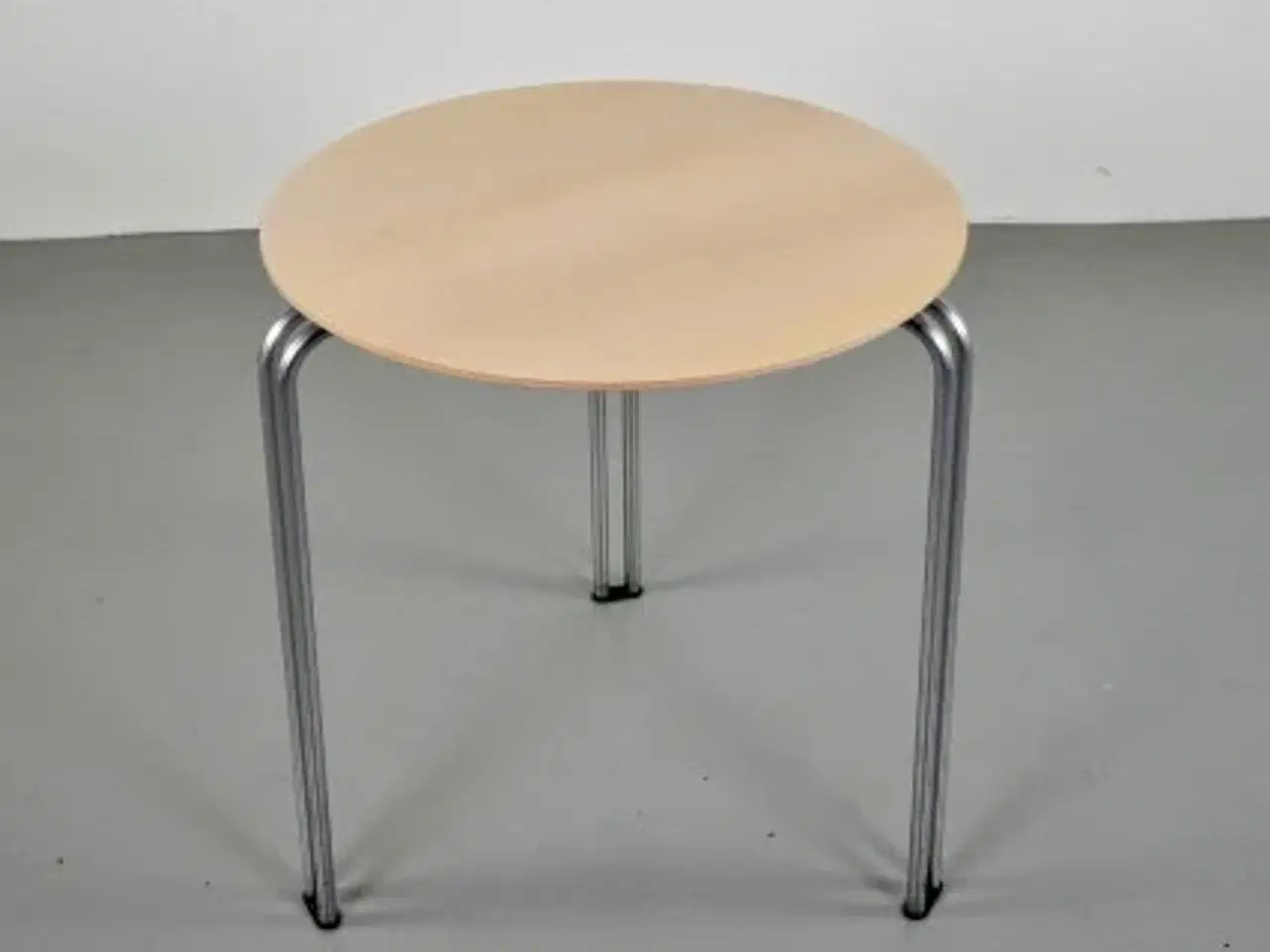 Billede 2 - Cafebord i  birk ø65 cm. på grå metal ben.