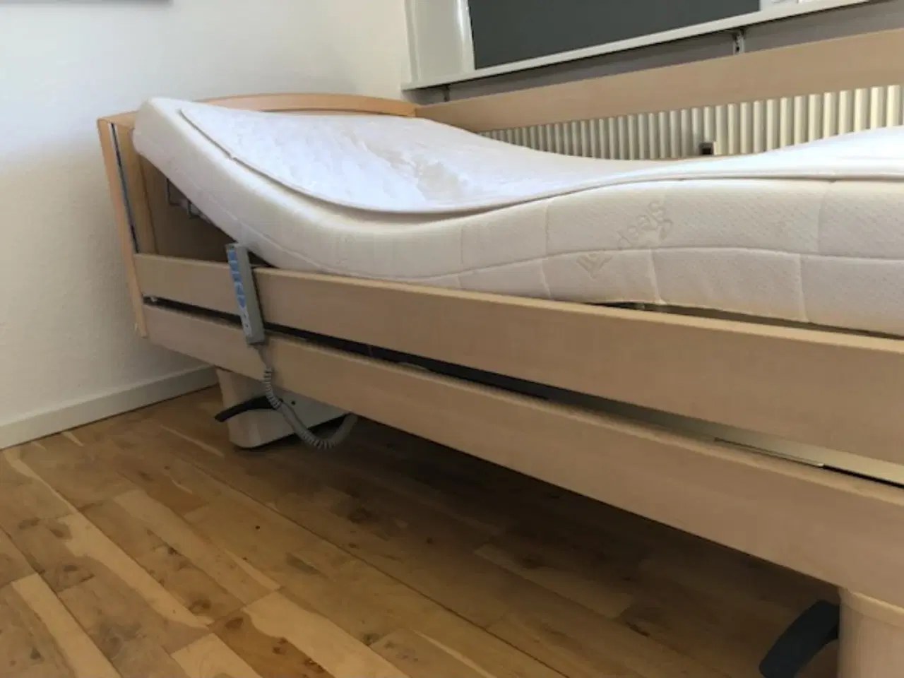 Billede 3 - Plejeseng (Magnolia 1 model)