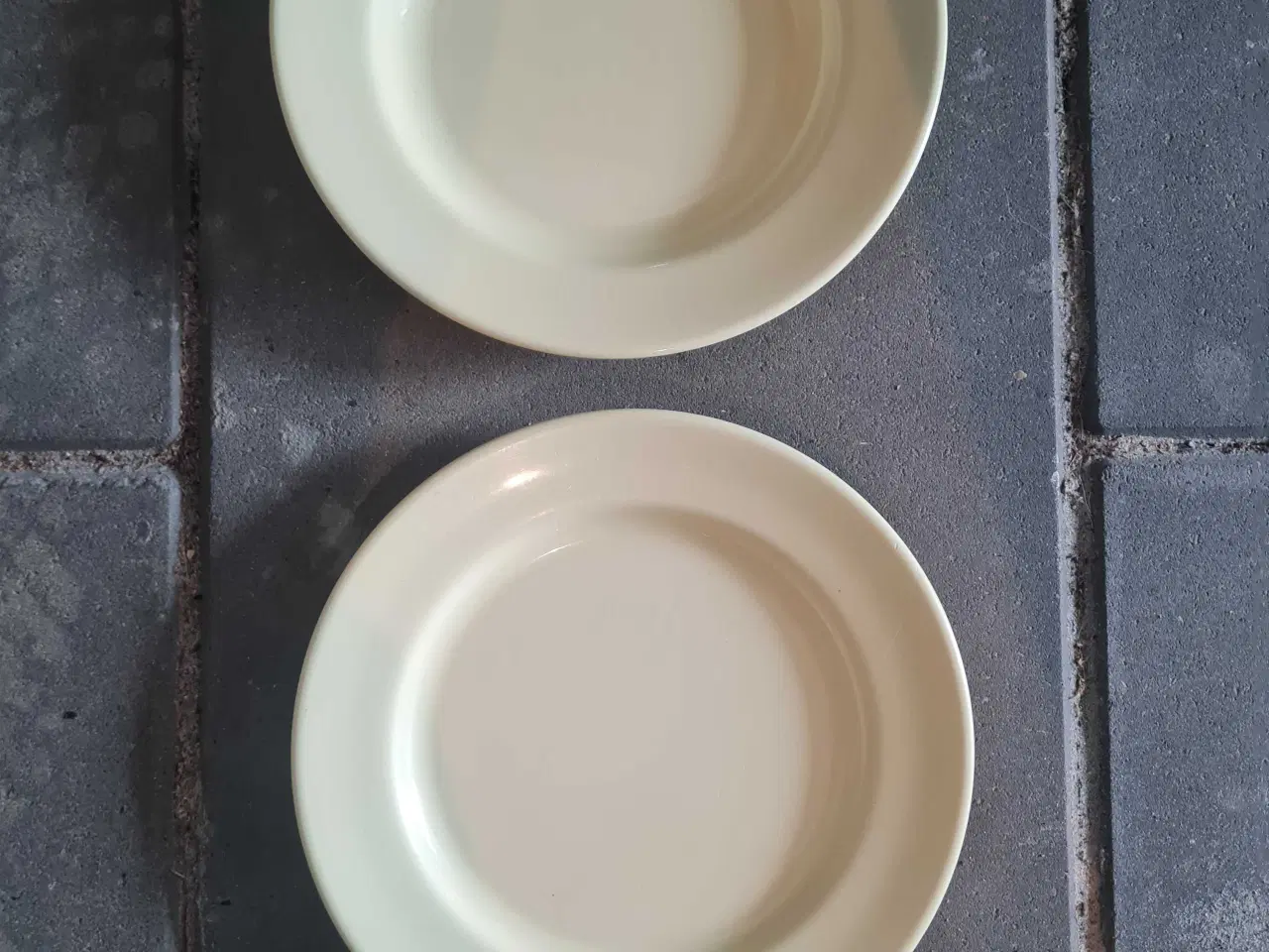 Billede 1 - Rosti mepal service  /pastelgul med det gamle